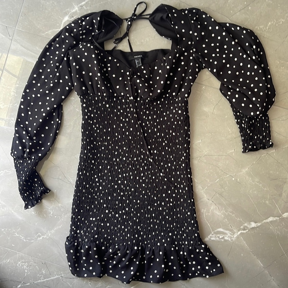 Forever 21 polka dot dress in black!!